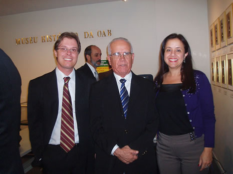 Ministro do TST José Luciano de Castilho Pereira com os autores