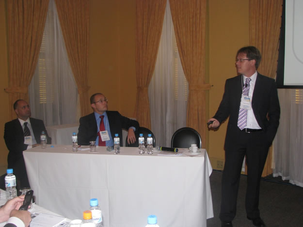 Luciano ministrando palestra no Rio de Janeiro - Foto 2